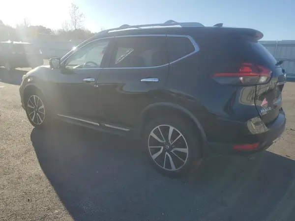 JN8AT2MV3JW323412 2018 NISSAN ROGUE - Image 2