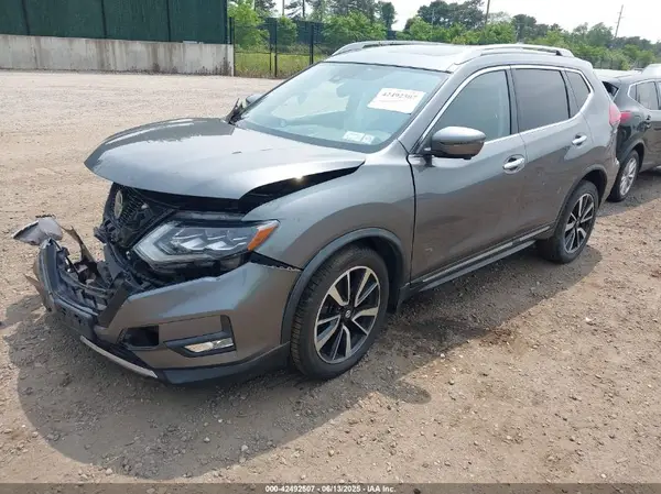 JN8AT2MV3JW324625 2018 NISSAN ROGUE - Image 2