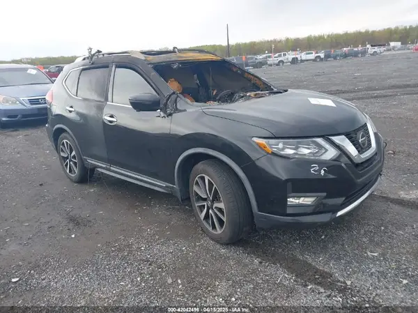 JN8AT2MV3JW326066 2018 NISSAN ROGUE - Image 1