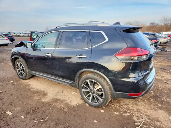 JN8AT2MV3JW327119 2018 NISSAN ROGUE - Image 2