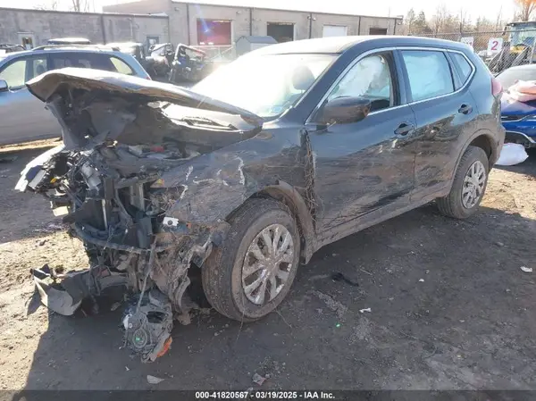 JN8AT2MV3JW329372 2018 NISSAN ROGUE - Image 2