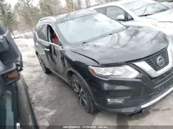 JN8AT2MV3JW329811 2018 NISSAN ROGUE