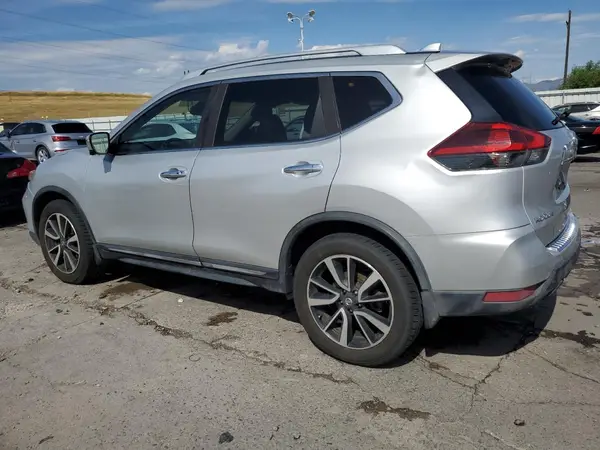 JN8AT2MV3JW341392 2018 NISSAN ROGUE - Image 2