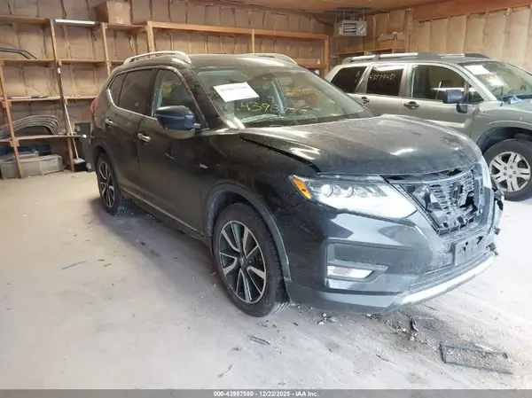 JN8AT2MV3JW342171 2018 NISSAN ROGUE - Image 1