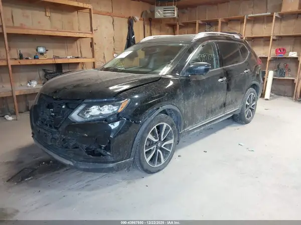 JN8AT2MV3JW342171 2018 NISSAN ROGUE - Image 2