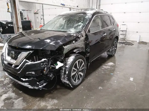 JN8AT2MV3JW348116 2018 NISSAN ROGUE - Image 2