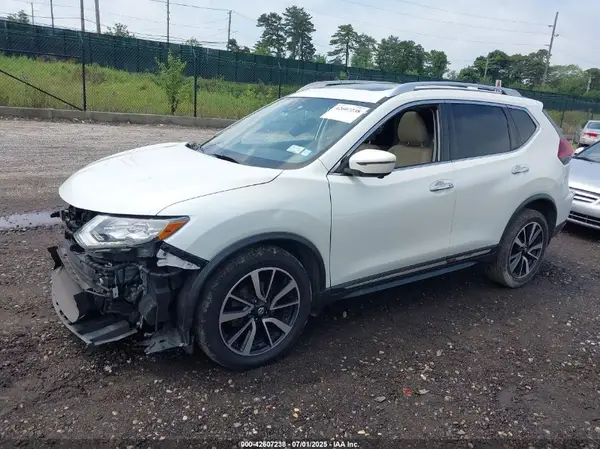 JN8AT2MV3JW349251 2018 NISSAN ROGUE - Image 2