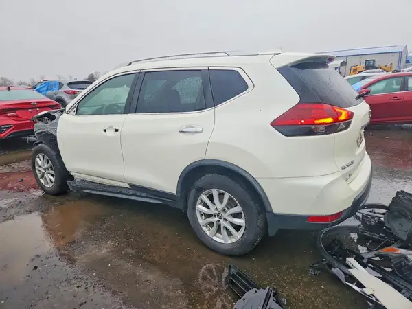 JN8AT2MV3JW350979 2018 NISSAN ROGUE - Image 2