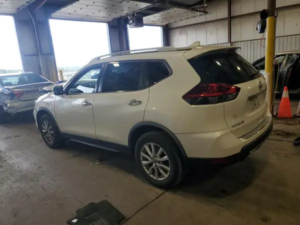 JN8AT2MV3JW352845 2018 NISSAN ROGUE - Image 2