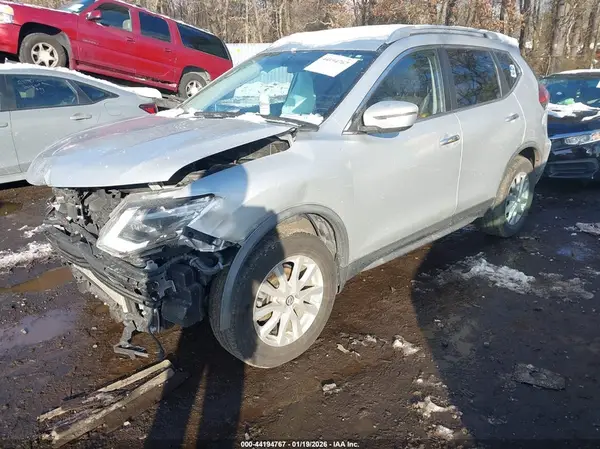 JN8AT2MV3JW353218 2018 NISSAN ROGUE - Image 2