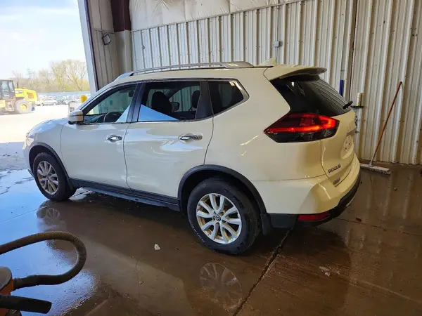 JN8AT2MV3JW354529 2018 NISSAN ROGUE - Image 2