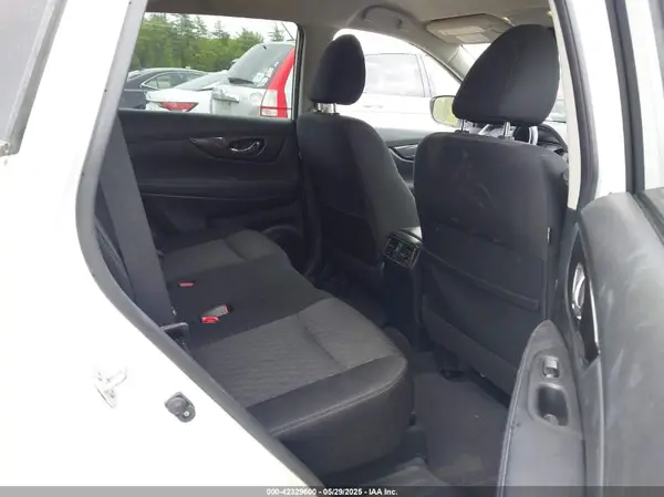 JN8AT2MV3KW374457 2019 NISSAN ROGUE - Image 8