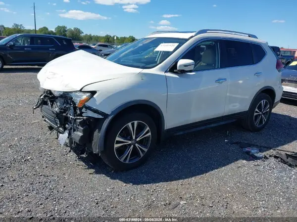 JN8AT2MV3KW378038 2019 NISSAN ROGUE - Image 2