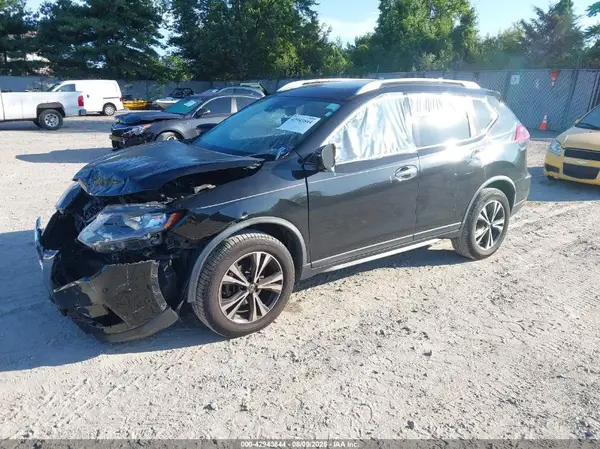JN8AT2MV3KW379254 2019 NISSAN ROGUE - Image 2