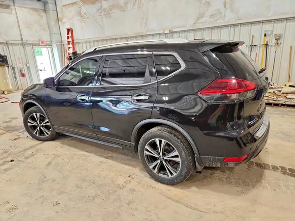 JN8AT2MV3KW381926 2019 NISSAN ROGUE - Image 2