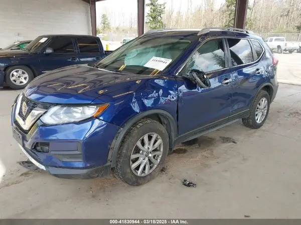 JN8AT2MV3KW383093 2019 NISSAN ROGUE - Image 2