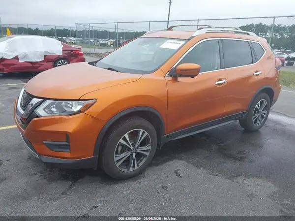 JN8AT2MV3KW383496 2019 NISSAN ROGUE - Image 2