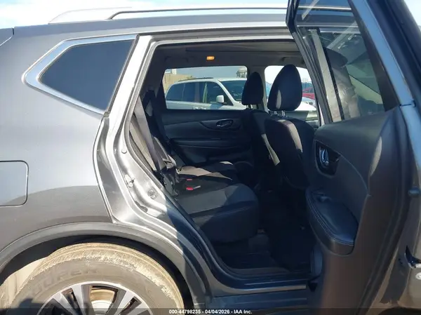 JN8AT2MV3KW385748 2019 NISSAN ROGUE - Image 8