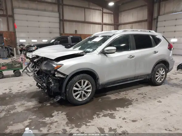 JN8AT2MV3KW388360 2019 NISSAN ROGUE - Image 2