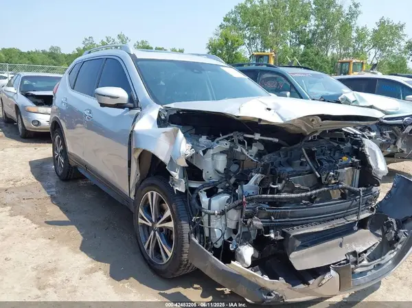 JN8AT2MV3KW388794 2019 NISSAN ROGUE - Image 1