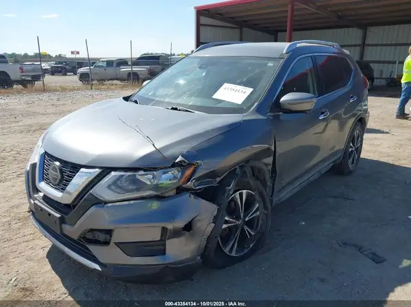 JN8AT2MV3KW390173 2019 NISSAN ROGUE - Image 2