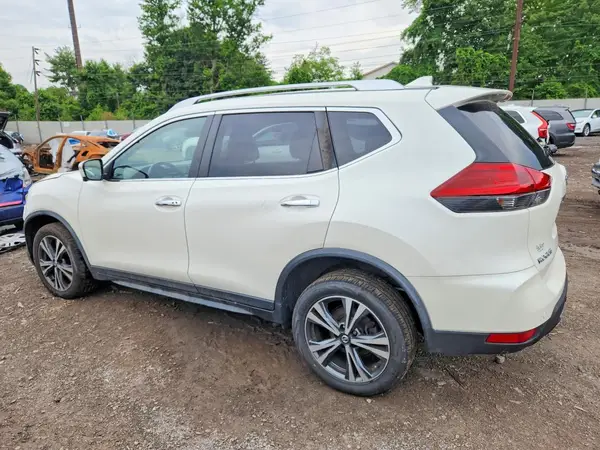 JN8AT2MV3KW392330 2019 NISSAN ROGUE - Image 2