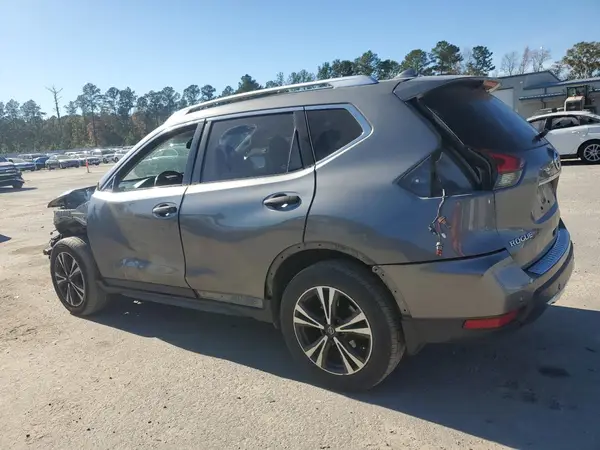JN8AT2MV3KW392702 2019 NISSAN ROGUE - Image 2