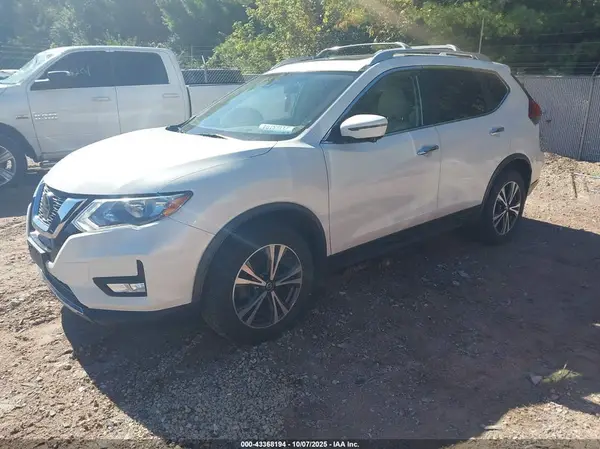 JN8AT2MV3LW102010 2020 NISSAN ROGUE - Image 2