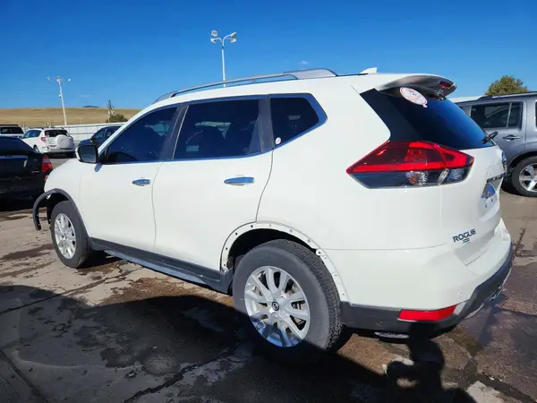 JN8AT2MV3LW108678 2020 NISSAN ROGUE - Image 2