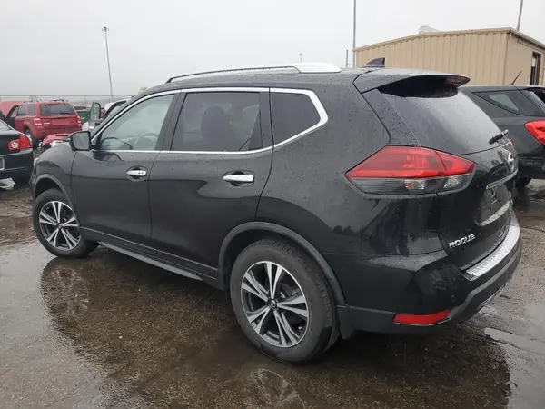 JN8AT2MV3LW131670 2020 NISSAN ROGUE - Image 2