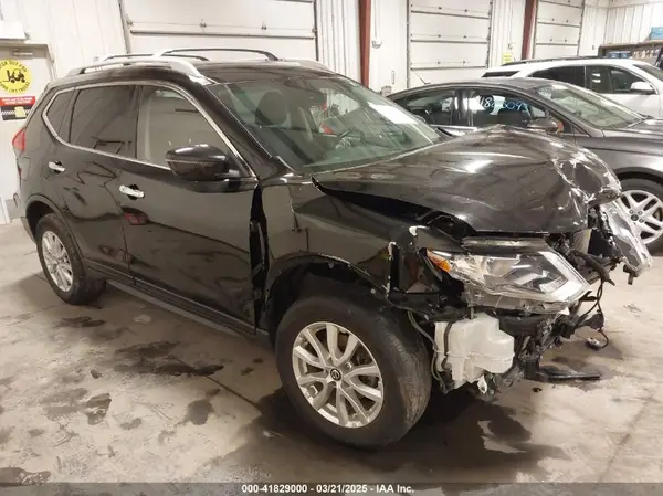 JN8AT2MV3LW132589 2020 NISSAN ROGUE - Image 1