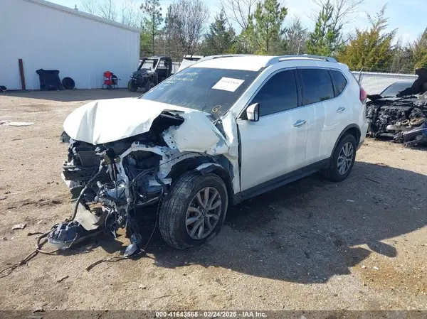 JN8AT2MV3LW140062 2020 NISSAN ROGUE - Image 2