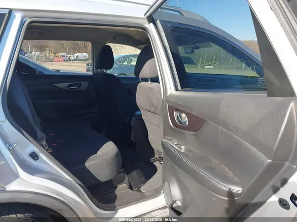 JN8AT2MV4GW146670 2016 NISSAN ROGUE - Image 8