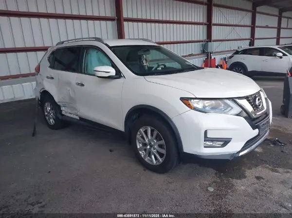 JN8AT2MV4HW000108 2017 NISSAN ROGUE - Image 1