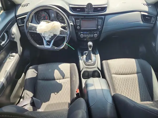 JN8AT2MV4HW000142 2017 NISSAN ROGUE - Image 8