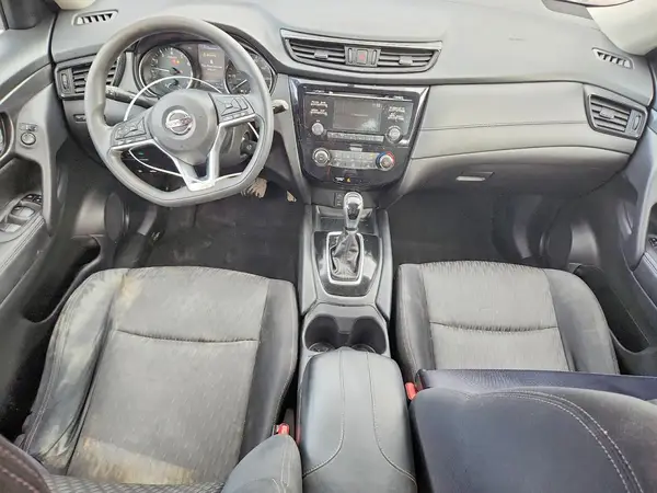 JN8AT2MV4HW000917 2017 NISSAN ROGUE - Image 8