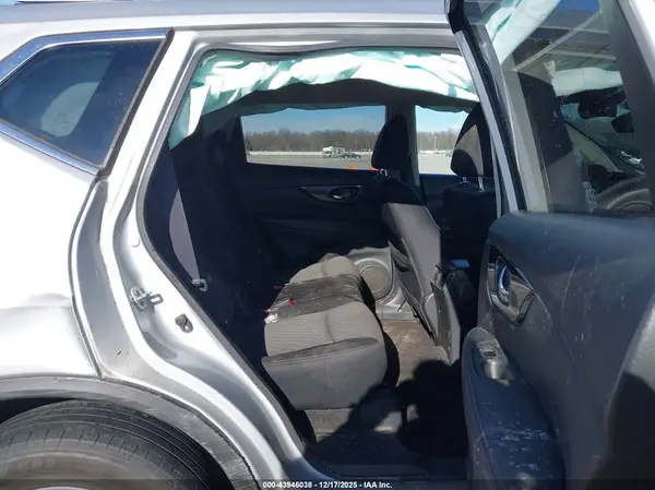 JN8AT2MV4HW001257 2017 NISSAN ROGUE - Image 8