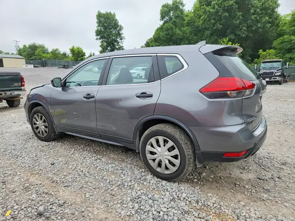 JN8AT2MV4HW001517 2017 NISSAN ROGUE - Image 2