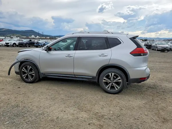JN8AT2MV4HW003199 2017 NISSAN ROGUE - Image 2