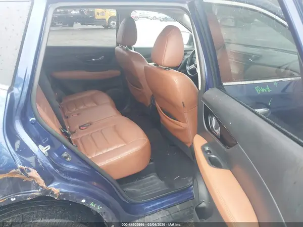 JN8AT2MV4HW003557 2017 NISSAN ROGUE - Image 8