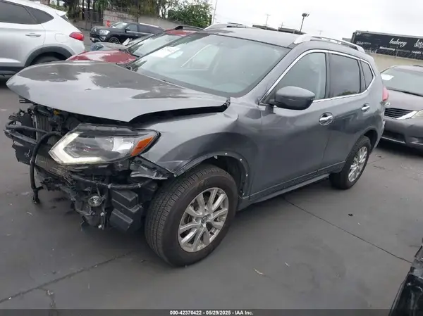 JN8AT2MV4HW004496 2017 NISSAN ROGUE - Image 2