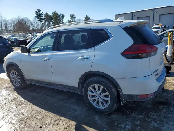 JN8AT2MV4HW004806 2017 NISSAN ROGUE - Image 2