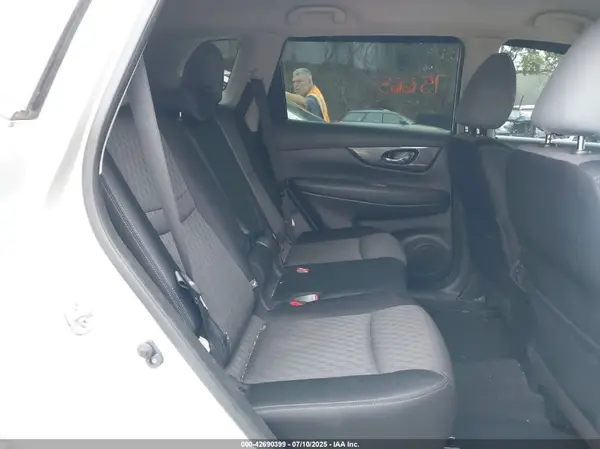 JN8AT2MV4HW006314 2017 NISSAN ROGUE - Image 8