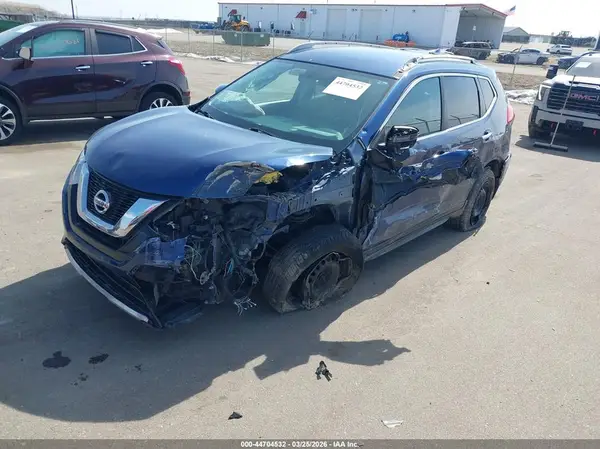 JN8AT2MV4HW007799 2017 NISSAN ROGUE - Image 2