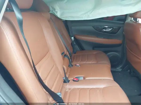 JN8AT2MV4HW008404 2017 NISSAN ROGUE - Image 8