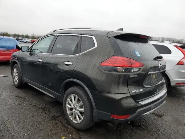JN8AT2MV4HW009486 2017 NISSAN ROGUE - Image 2