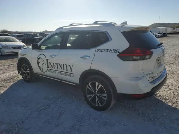 JN8AT2MV4HW012128 2017 NISSAN ROGUE - Image 2