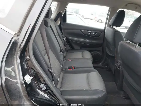 JN8AT2MV4HW013022 2017 NISSAN ROGUE - Image 8
