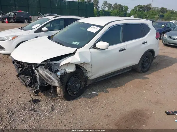 JN8AT2MV4HW013361 2017 NISSAN ROGUE - Image 2