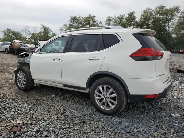 JN8AT2MV4HW013389 2017 NISSAN ROGUE - Image 2